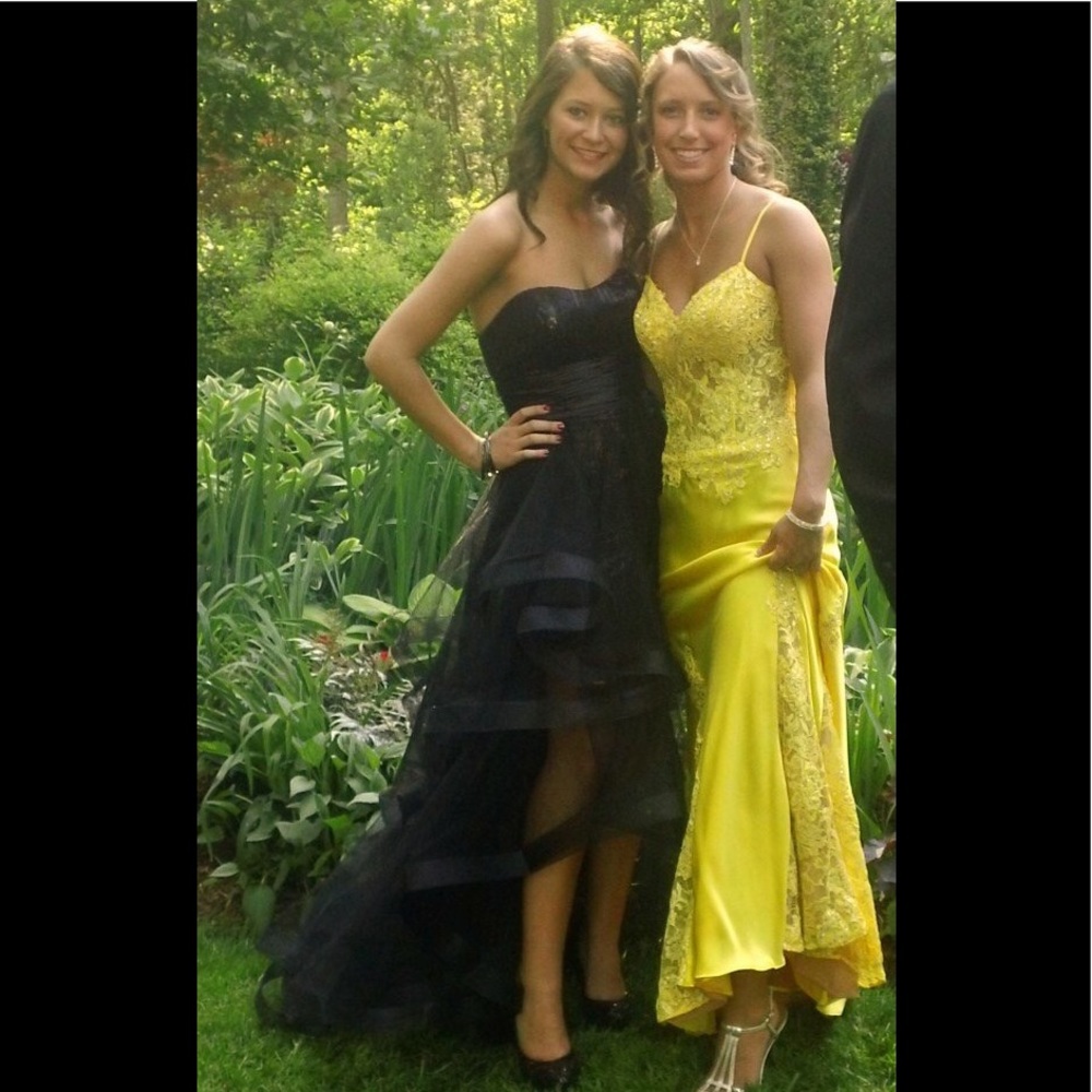 Black Sherri Hill prom dress